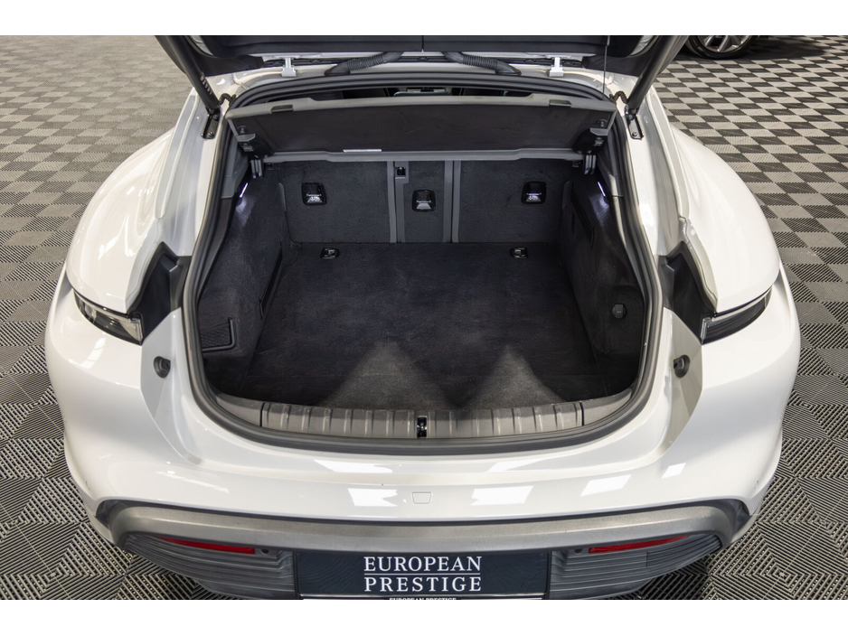2023 Porsche Taycan Taycan Sport Turismo €71,950