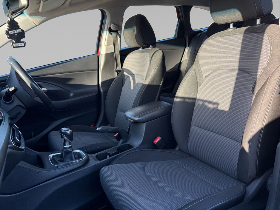 2018 Hyundai i30 - image 10