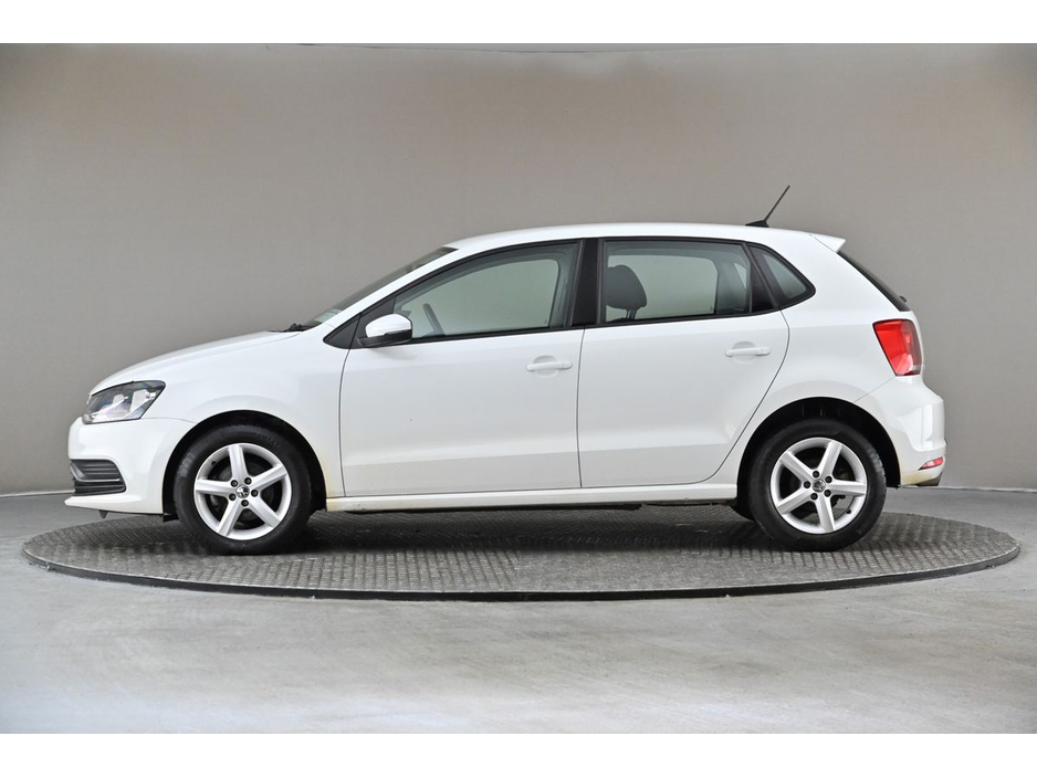 2017 Volkswagen Polo - image 5