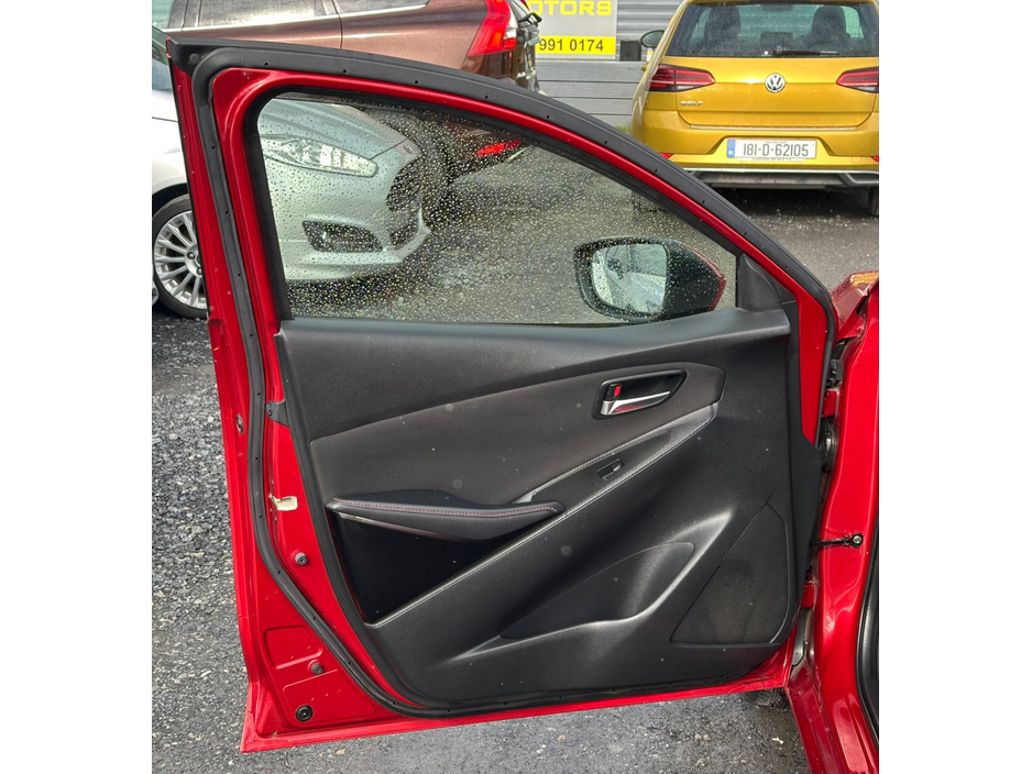 2015 Mazda Demio - image 10