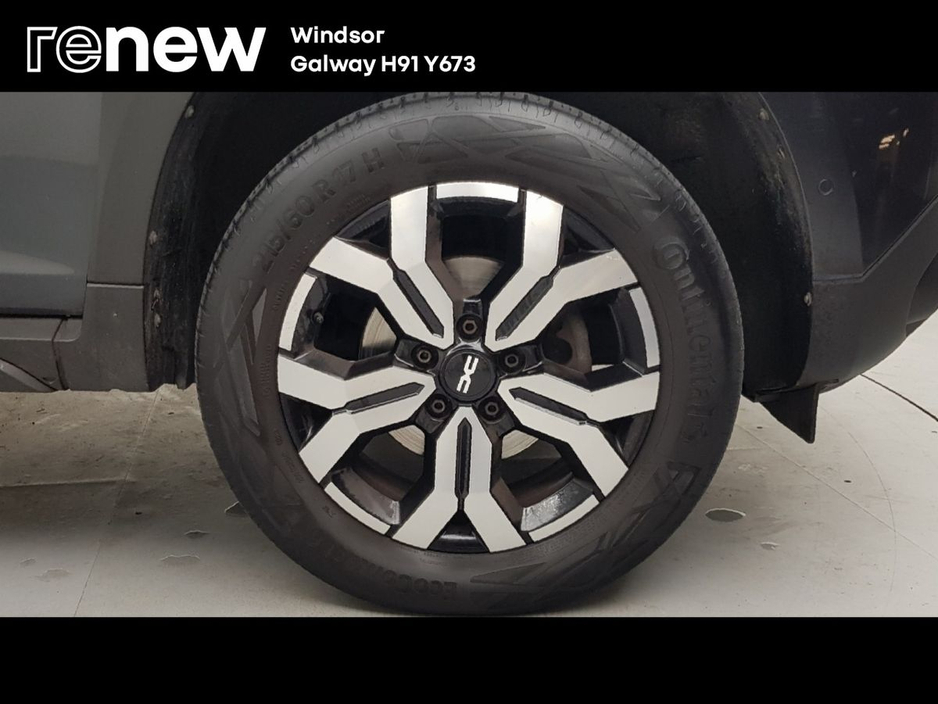 2023 Dacia Duster - image 9