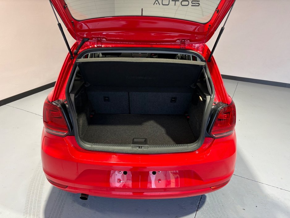 2016 Volkswagen Polo - image 9