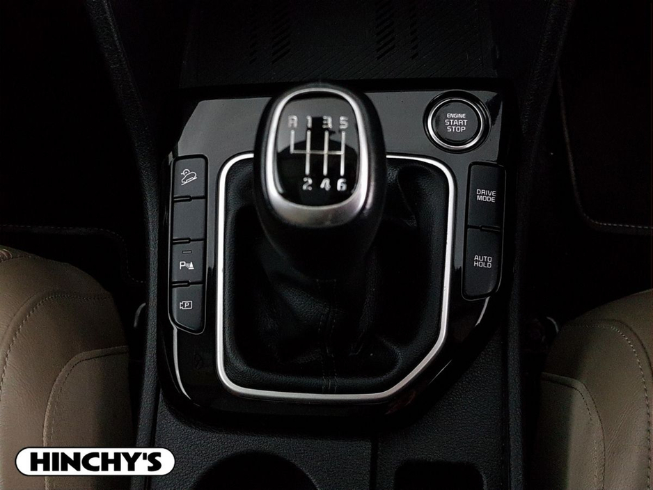 2022 Kia Sportage - image 11