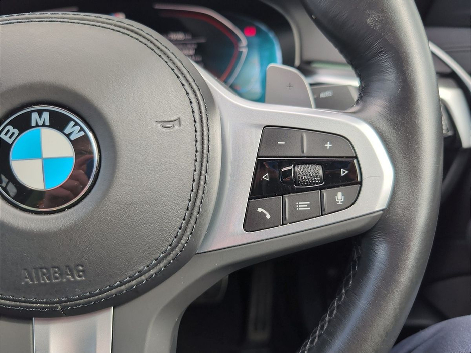 2021 BMW 5 Series - image 17