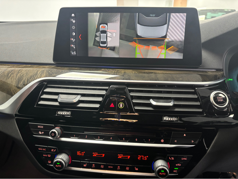 2018 BMW 5 Series - image 13