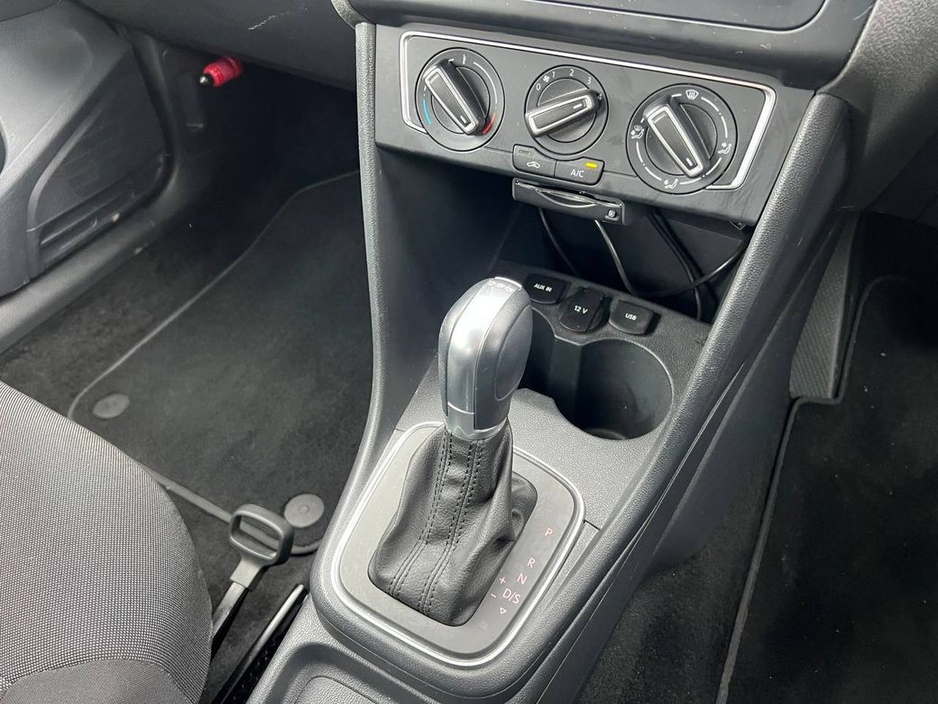 2014 Volkswagen Polo COMFORTLINE 1.2 TSI // FULL SERVICE HISTORY // REVERSE CAMERA // AIR CONDITIONING €10,900