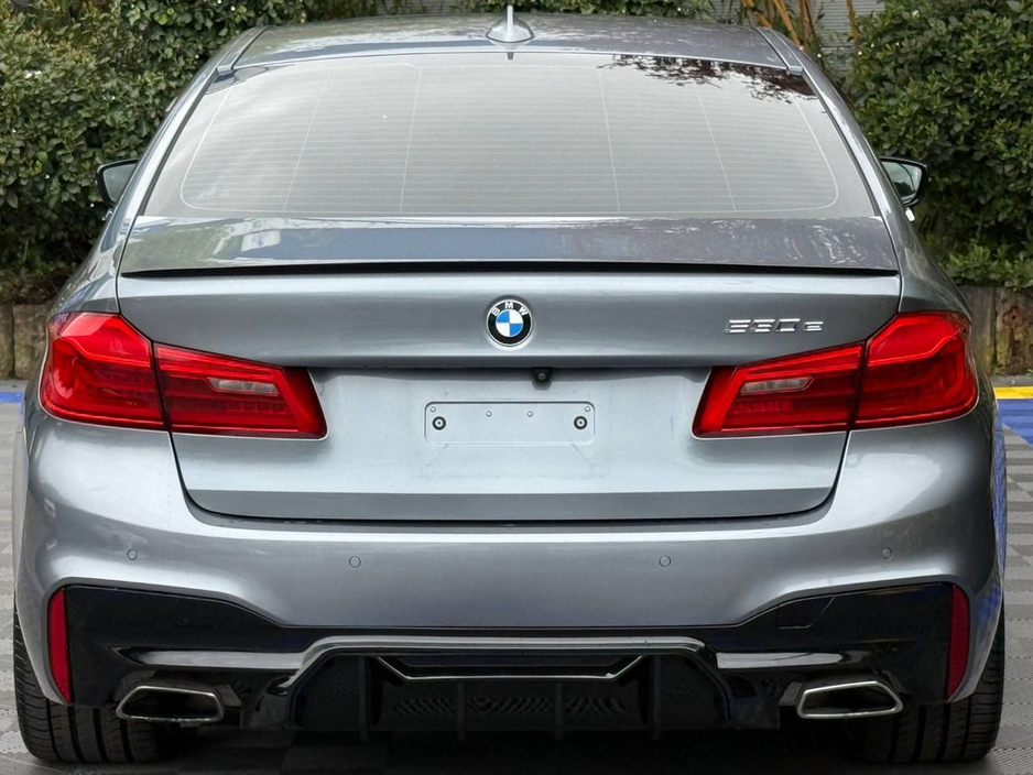 2019 BMW 5 Series - image 19
