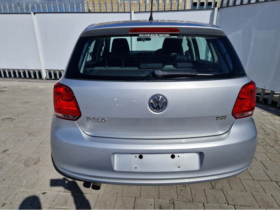 2011 Volkswagen Polo - image 9