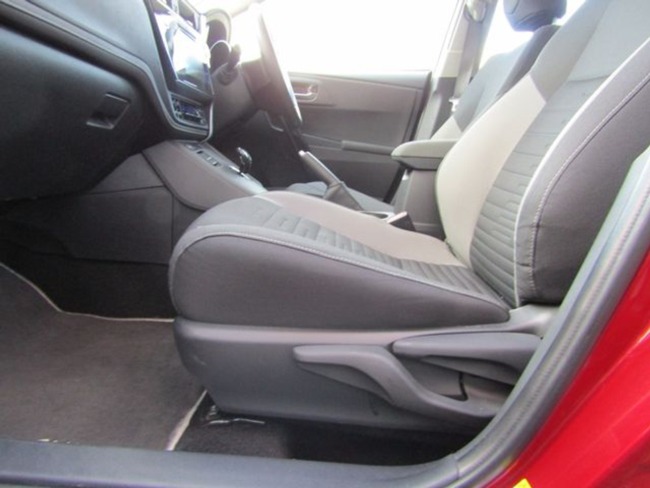 2018 Toyota Auris Hybrid Luna 4DR Auto €16,950