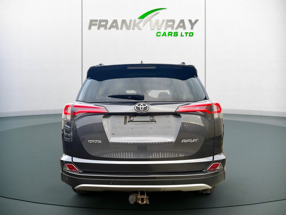 2016 Toyota Rav4 - image 6
