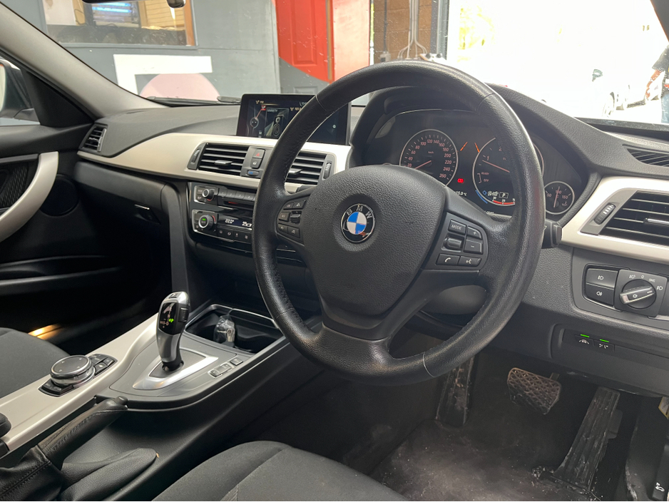 2015 BMW 1 Series - image 8