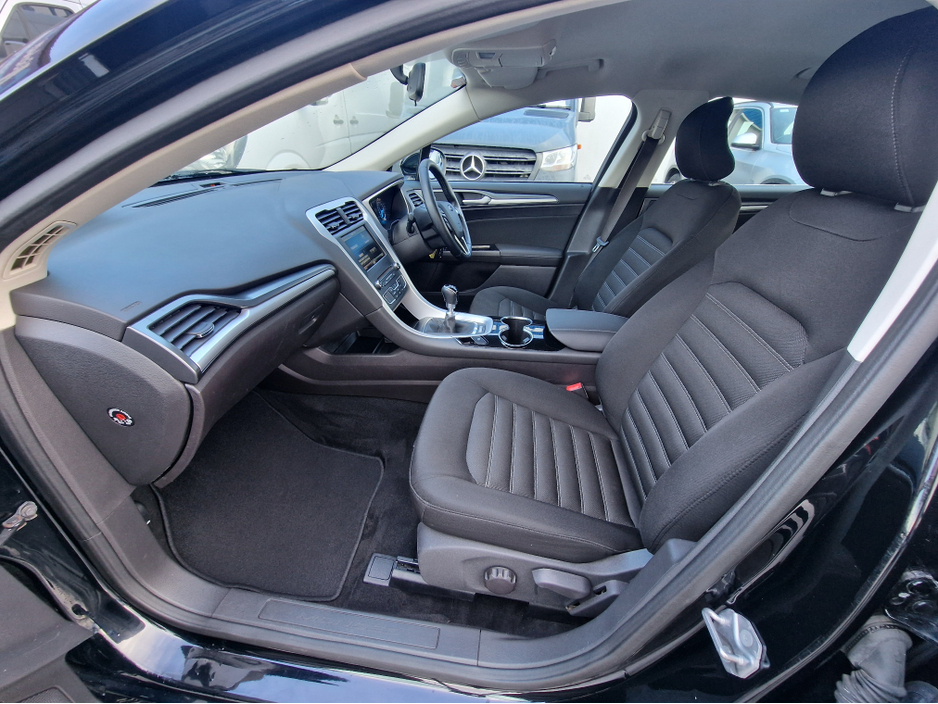 2016 Ford Mondeo - image 29