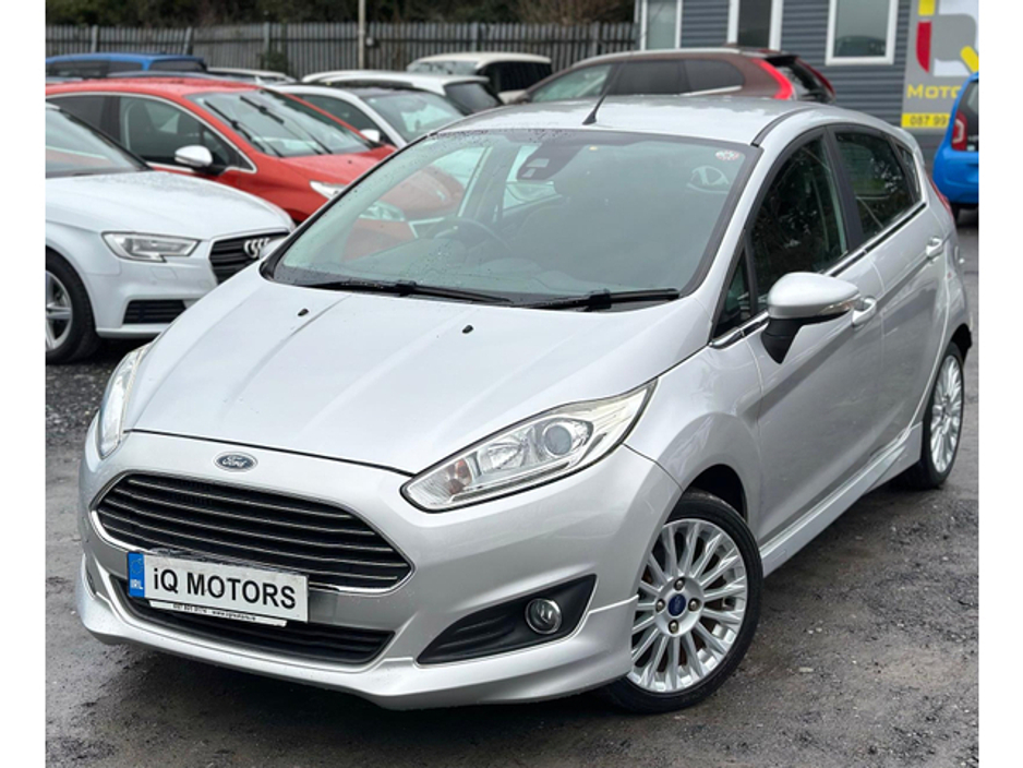 2016 Ford Fiesta - image 2