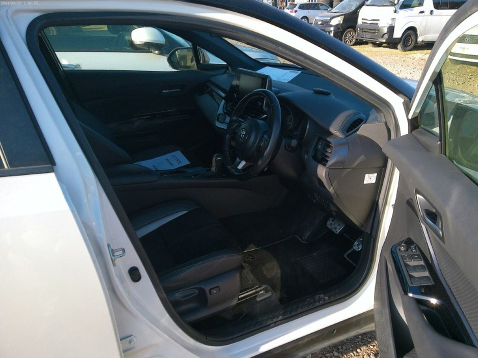 2019 Toyota C-HR - image 16