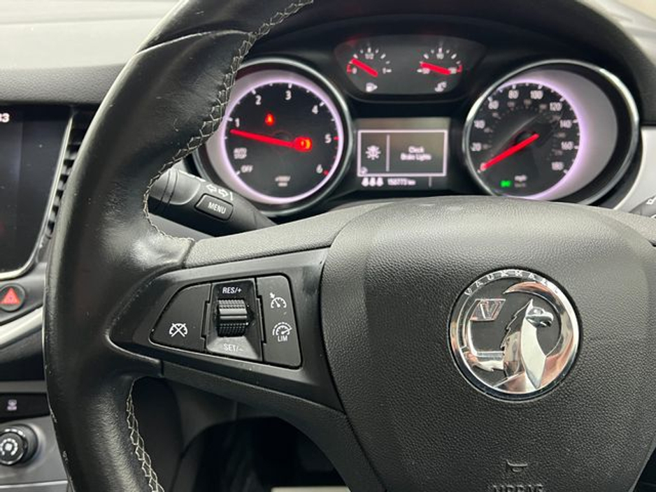 2017 Vauxhall Astra - image 22