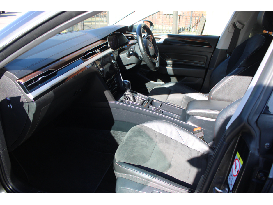 2023 Volkswagen Arteon - image 8