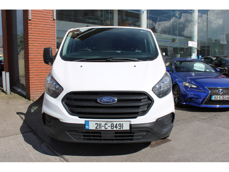 2021 Ford Transit Custom - image 2
