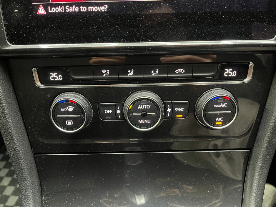 2019 Volkswagen Golf - image 19