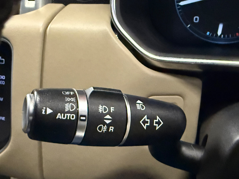 2015 Land Rover Range Rover - image 23