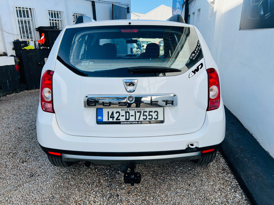 2014 Dacia Duster - image 3