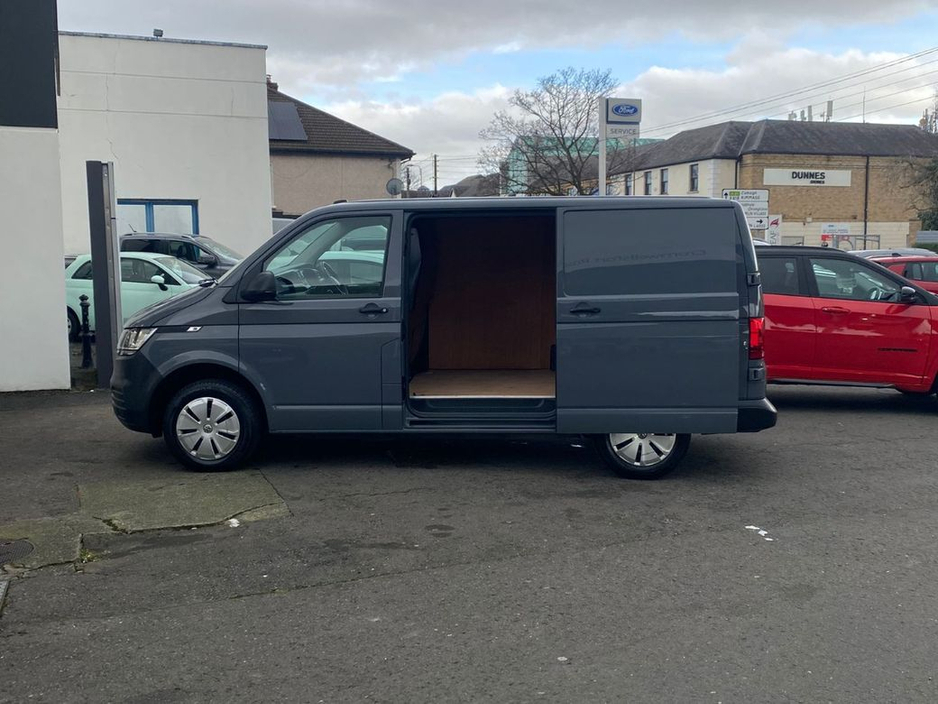 2023 Volkswagen Transporter - image 11