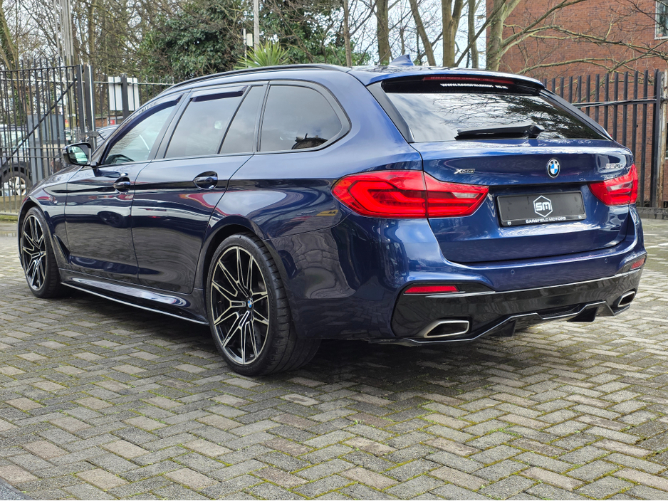 2019 BMW 5 Series - image 13