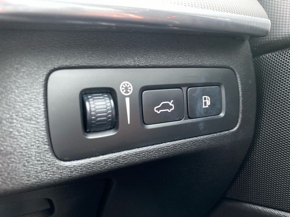 2019 Volvo XC90 - image 18