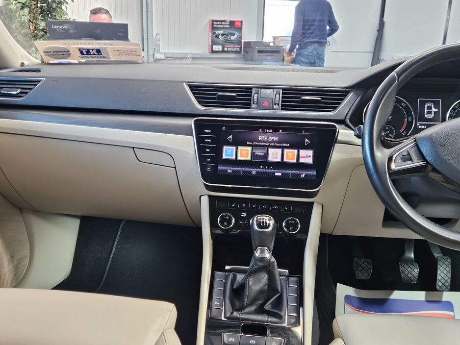 2019 Skoda Superb - image 13