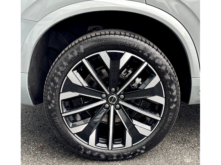 2025 Volvo XC90 - image 30