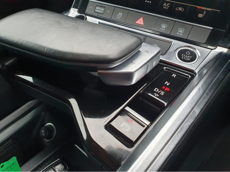 2022 Audi e-tron 55 Quattro 95 kWh FULLY ELECTRIC NCT 02/28 FINANCE AVAILABLE €118 PER WEEK 2 KEYS/ FULL LEATHER/ ELECTRIC SEATS/ HEATED SEATS/ SAT NAV/ TOUCH SCREEN/ ANDROID AUTO/ APPLE CAR PLAY/ HISTORY CHECKED €29,900