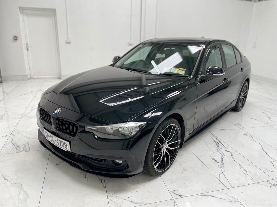 2017 BMW 3 Series - image 2