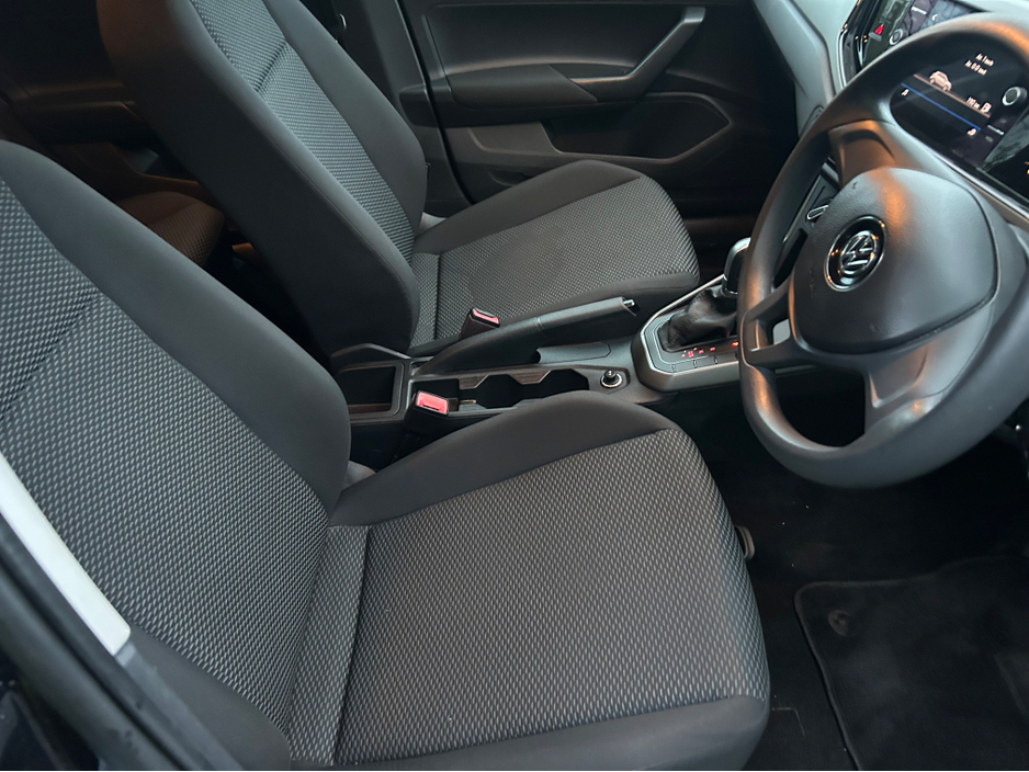 2018 Volkswagen Polo - image 9