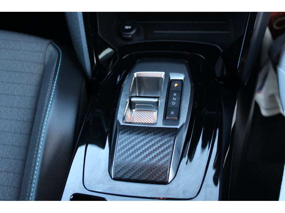 2022 Peugeot 208 - image 17