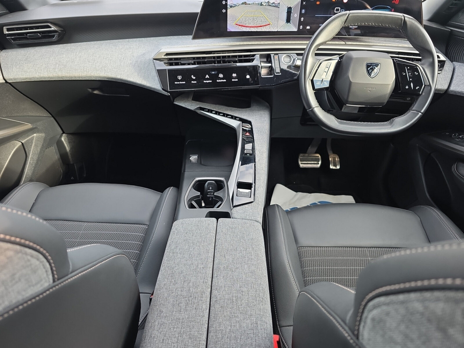 2025 Peugeot 3008 - image 13