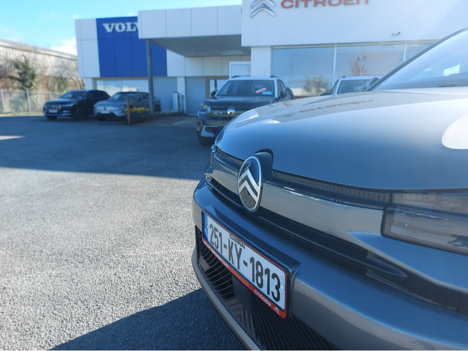 2025 Citroen C4 - image 10