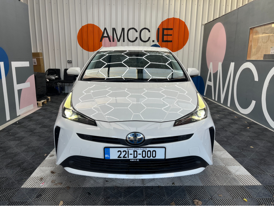 2022 Toyota Prius - image 6