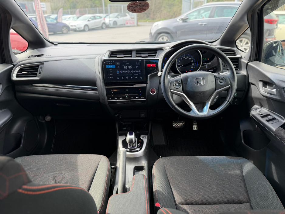 2016 Honda Fit - image 3