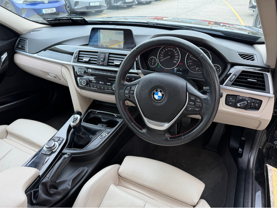2017 BMW 3 Series - image 14