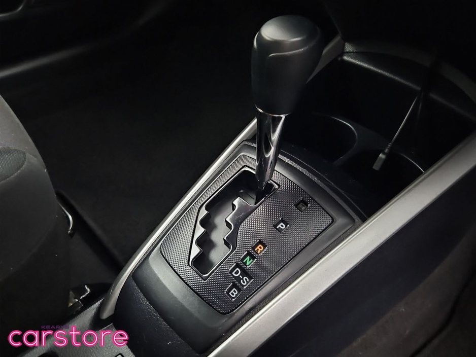 2018 Toyota Corolla - image 19