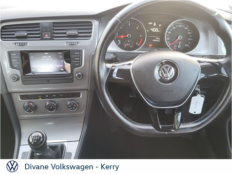 2013 Volkswagen Golf - image 2