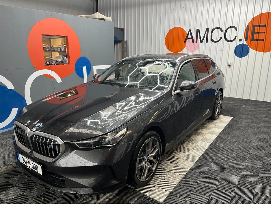 2024 BMW i5 2024 BMW I5 EDRIVE40 TOURING EXCELLENCE ELECTRIC AUTOMATIC / CRUISE CONTROL / 360° CAMERA / ELECTRIC MEMORY & HEATED SEATS / APPLE CARPLAY / PANORAMIC SUNROOF / PADDLE SHIFTERS / AMBIENT LIGHT