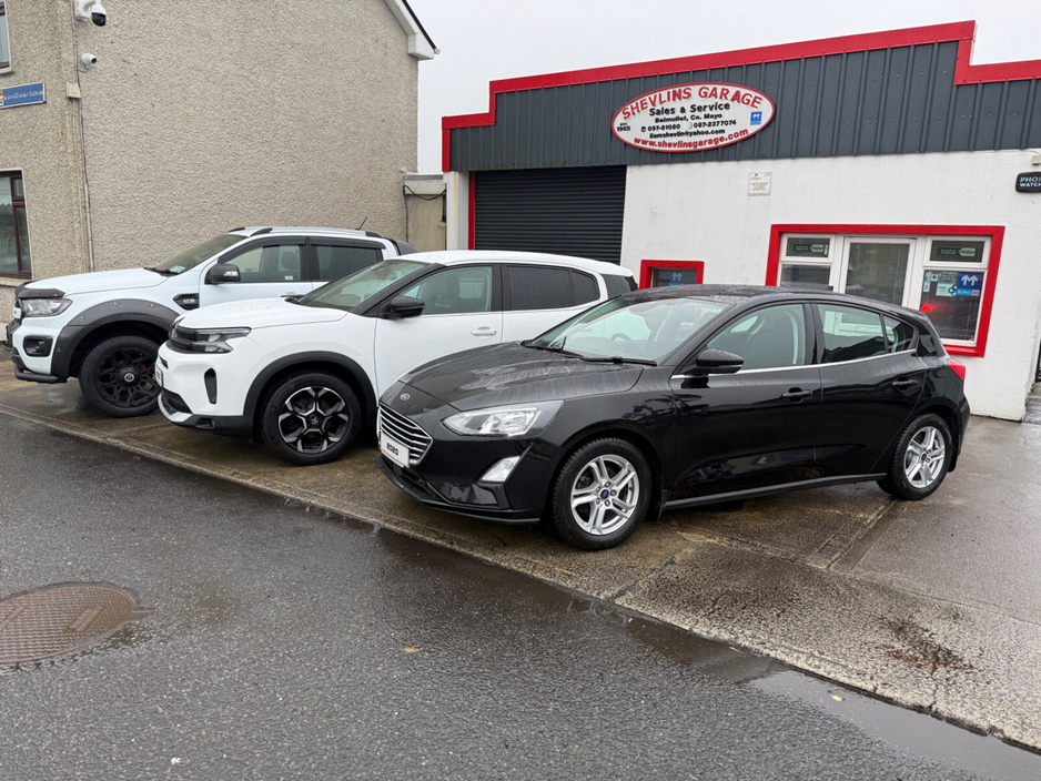 2020 Ford Focus - image 2