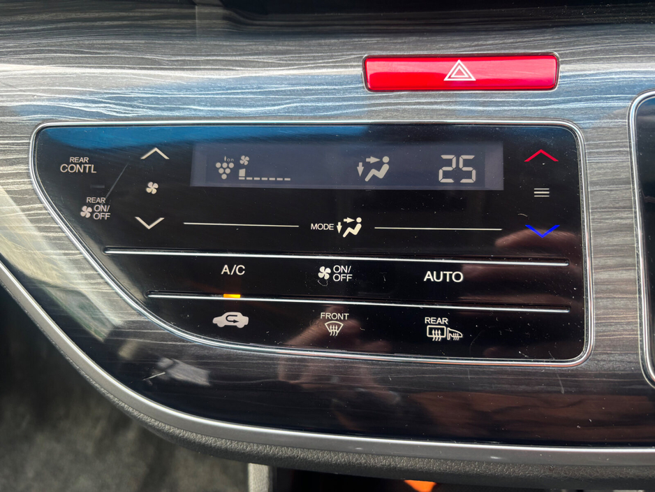 2016 Honda Odyssey - image 14