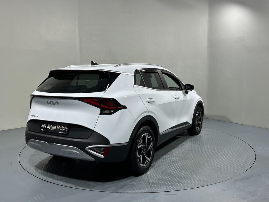 2025 Kia Sportage - image 7