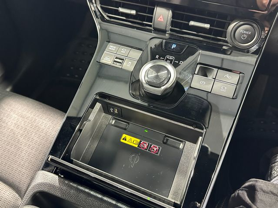 2024 Subaru Solterra - image 24