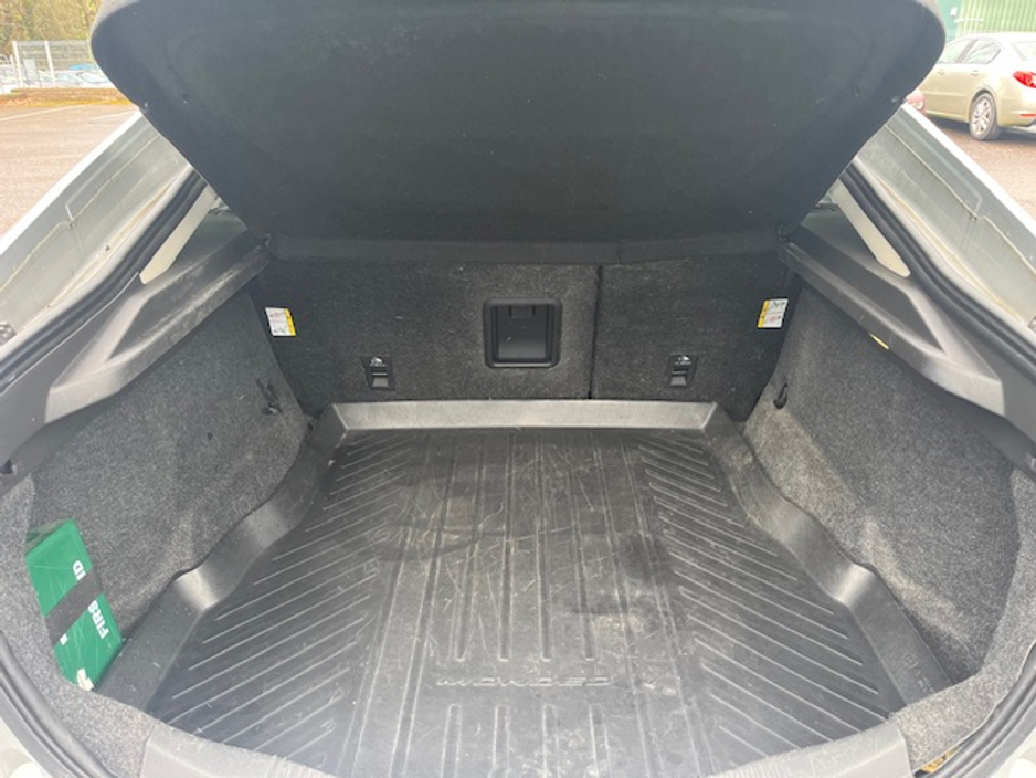 2016 Ford Mondeo - image 14