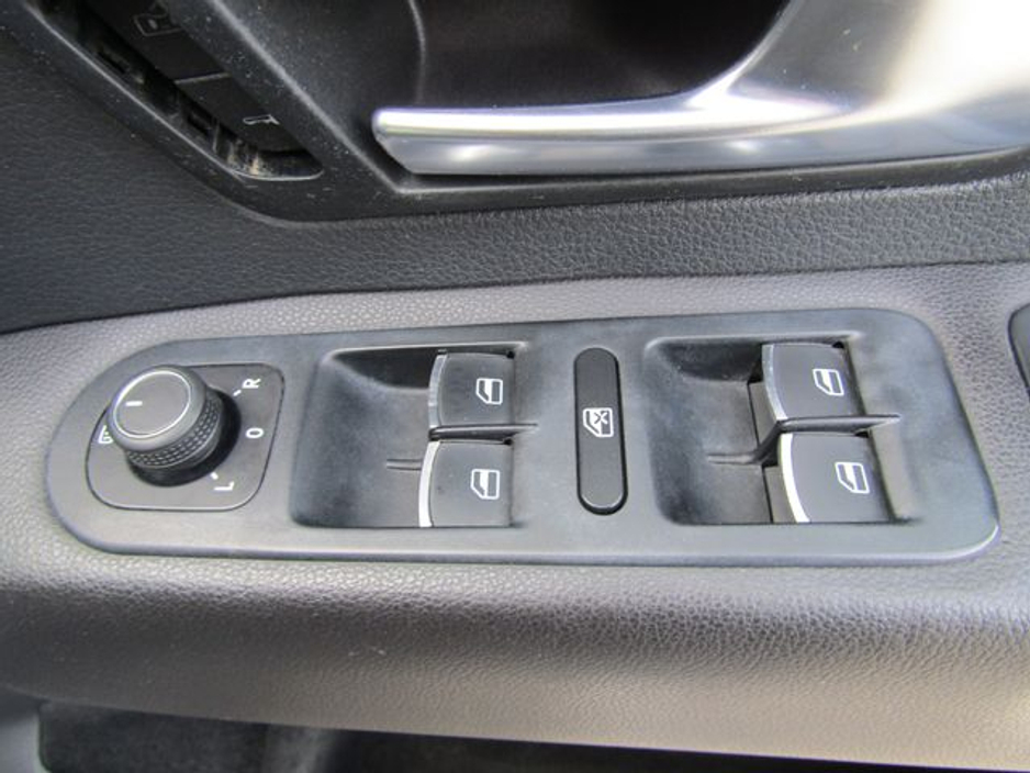 2017 Volkswagen Amarok - image 23