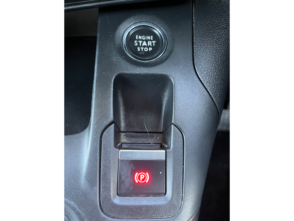 2020 Peugeot Rifter - image 26