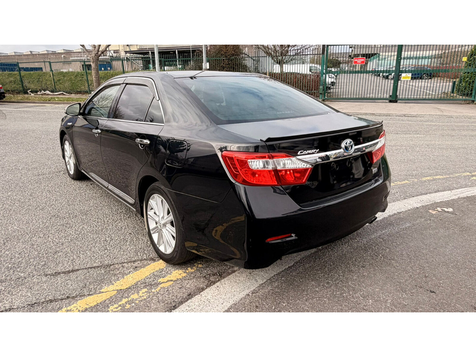 2012 Toyota Camry - image 10