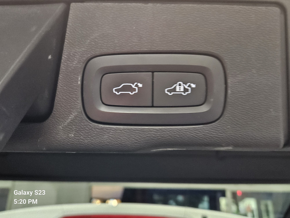 2023 Volvo XC60 T6 PHEV PLUS DARK AWD 5DR AUTO €53,950